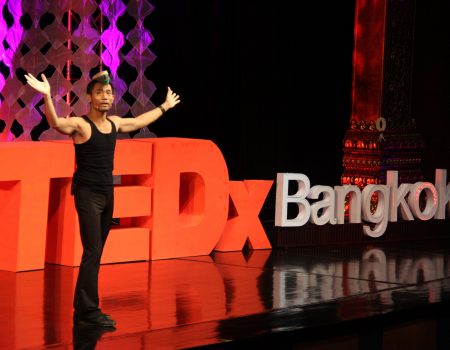 พิเชษฐ กลั่นชื่น : รองเท้าบนกบาลคู่นั้น กับพิเชษฐในวันนี้