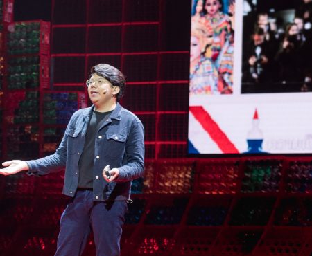 ใด ๆ ในโลกล้วนคอลลาจ – นักรบ มูลมานัส