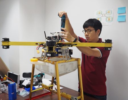 Living with Robots…ก้าวข้ามคำว่าเป็นไปไม่ได้  – มหิศร ว่องผาติ